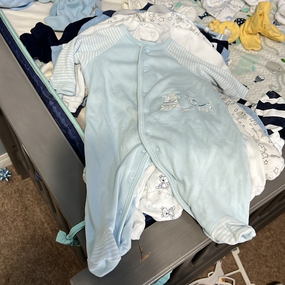 Onesies, hat, mittens, suckes, two pics suite. - Picture 5 of 17